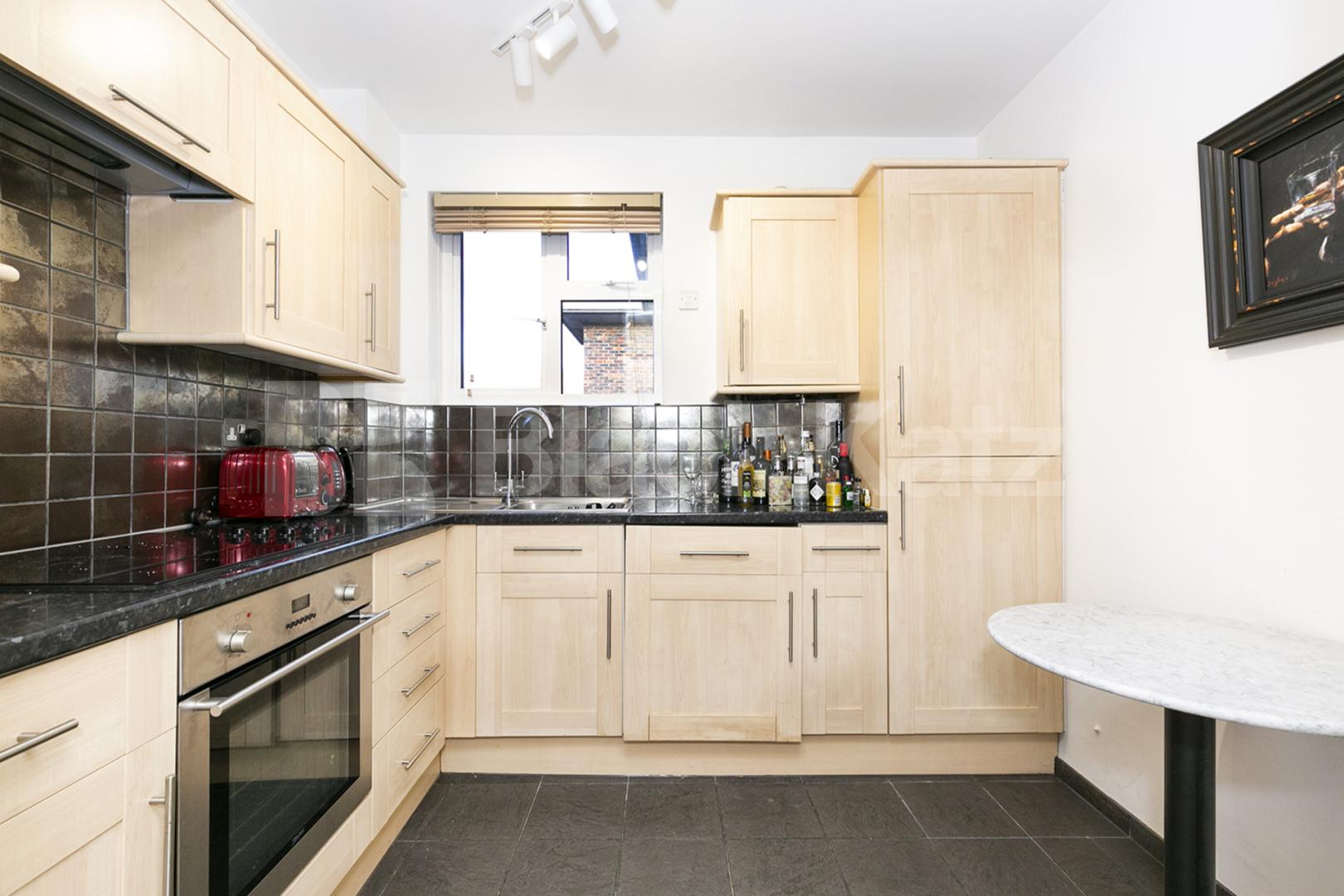 A well-appointed bright two bedroom apartment located in a private block  Muswell Hill , Alexandra Palace / Muswell Hill